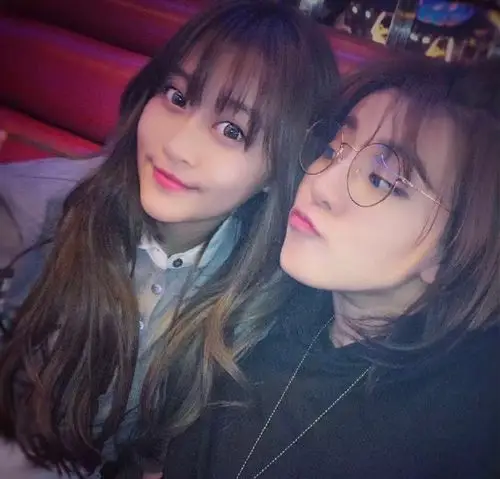 孙侨潞猝死,妈妈悄悄删除女儿爱喝酒动态,好友换黑头像悼念并前往现场