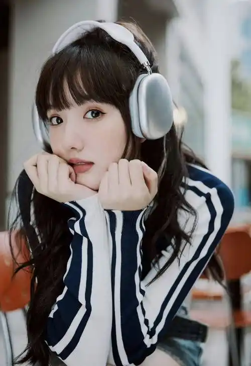 苏晓彤时尚写真:呆萌可爱,甜美靓丽