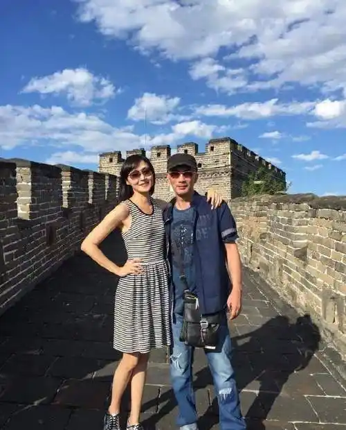 婚后万绮雯和老公达成共识,选择丁克,或许在他们看来,二人世界会比三