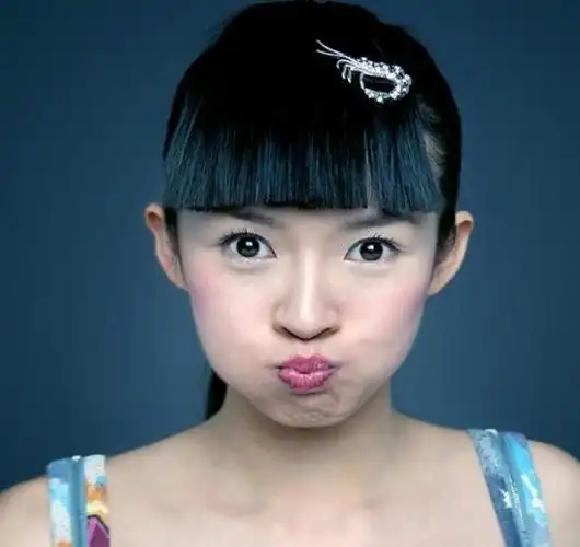 章子怡早前照片.很卖萌.