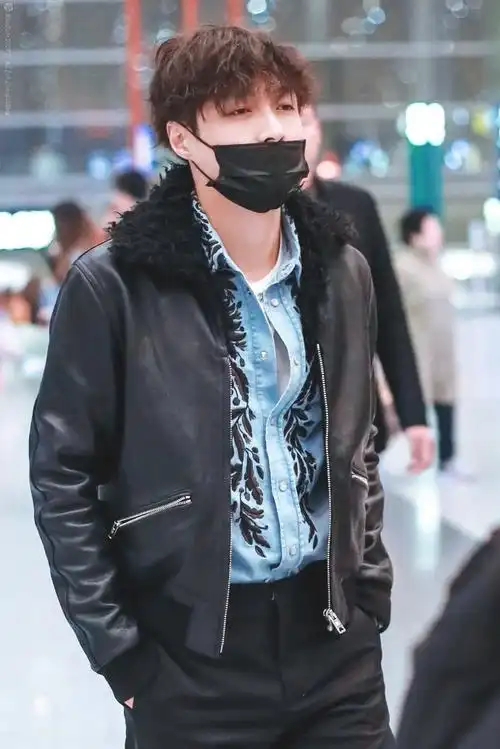 张艺兴代言匡威