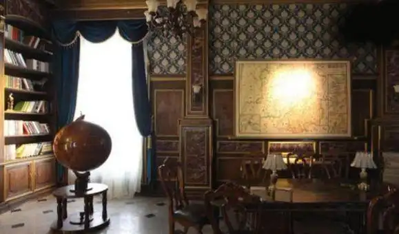 带你看看张艺兴的豪宅,头次见书房这样布置,像个欧洲古堡一样
