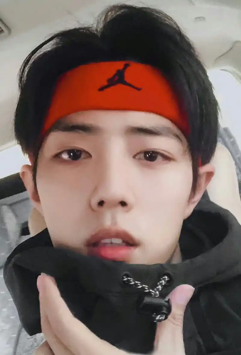 戴发带的战战#肖战