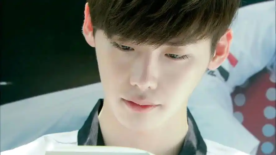 李钟硕:花美男,可以很美,也可以很man,撒娇时很萌