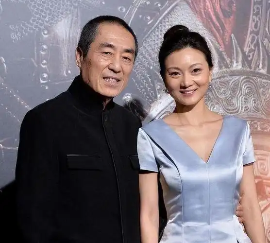 张艺谋和张末的故事在娱乐圈引起了广泛的讨论和关注.