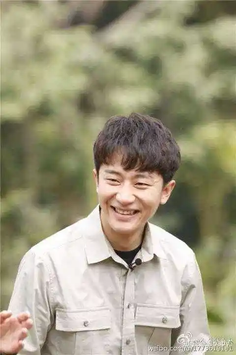 最近迷上了黄轩,笑起来很暖心