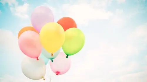 壁纸 五颜六色的气球,天空,白色云彩 5120x2880 uhd 5k 高清壁纸