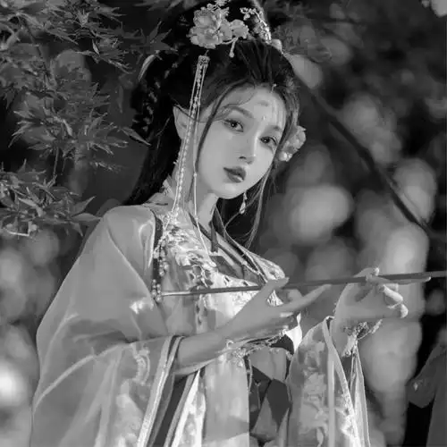 高冷范黑白女生头像 孤傲高清的黑白冷淡风女生头像图片_女生头像