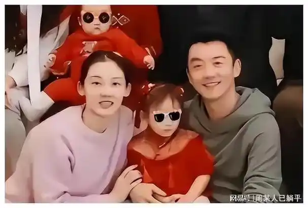 郑恺外滩偶遇库克,晒苹果手机签名,网友:戏子就是戏子|苗苗|娱乐圈