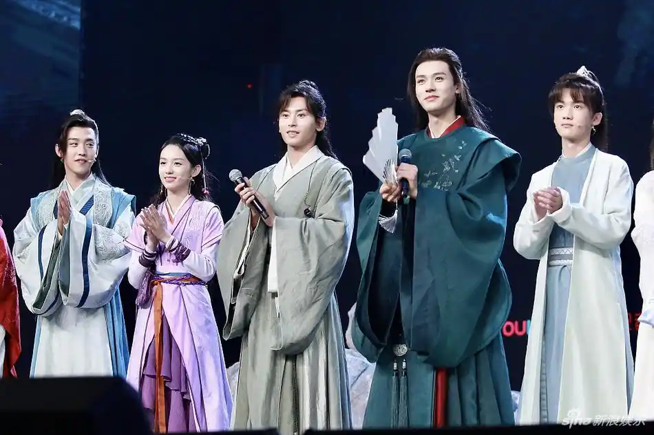 组图:《山河令》演唱会众主创齐聚 龚俊张哲瀚热聊互动不断