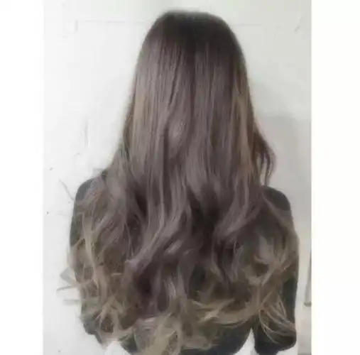 背影杀手 挑染 渐变 接发 长发 卷发 美发 发型 美图 长发及腰发型 原