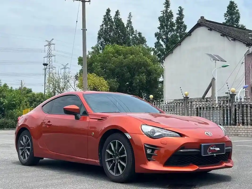 17年丰田86 2.0手动豪华,安全行驶2.4万公 - 抖音