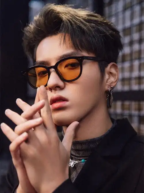 吴亦凡同款眼镜gm墨镜1副