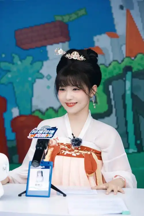 赖美云又双叒叕毒奶了##赖美云古装造型好可爱##向前冲