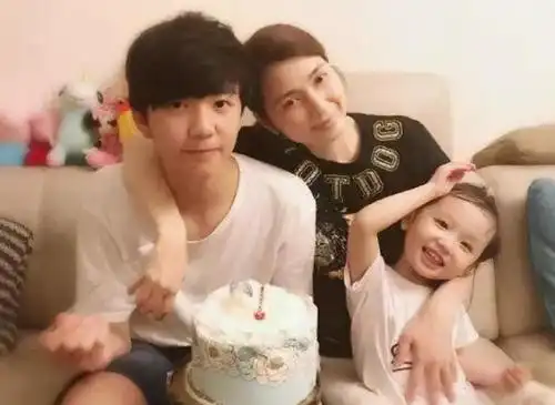 有种"人生赢家"叫洪欣,大儿子成当红偶像,女儿灵气十足好可爱_腾讯