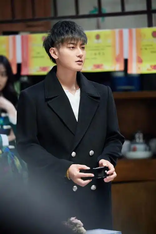 黄子韬萌探探探案3