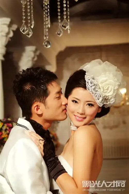 > 金婷婷求职化妆师