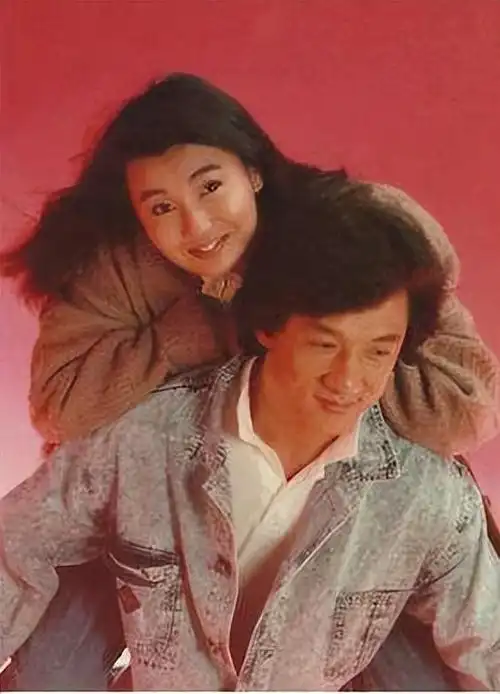 成龙抱过的二十个女明星都有谁范冰冰超主动章子怡被横抱起来