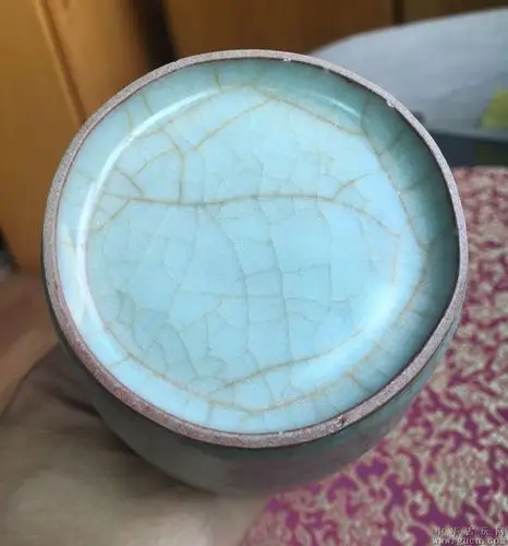 冰裂纹天青釉纸槌瓶