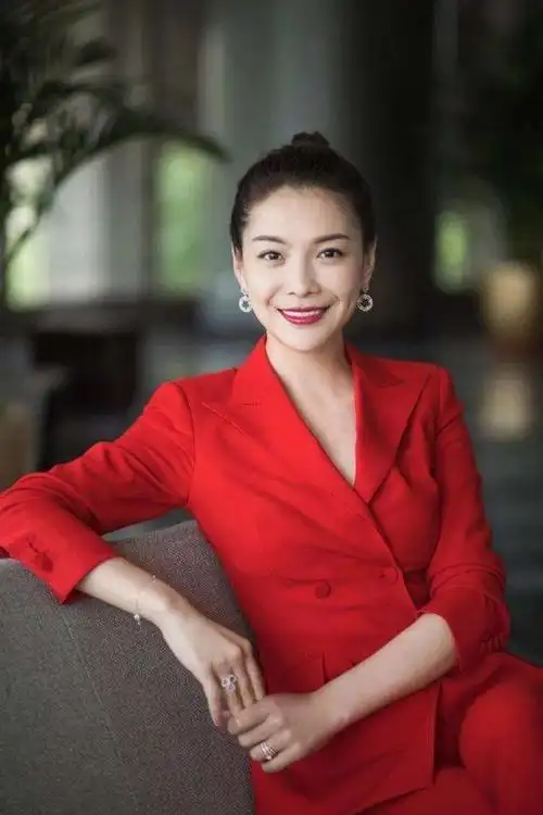 北京卫视主持人栗坤为什么辞职?