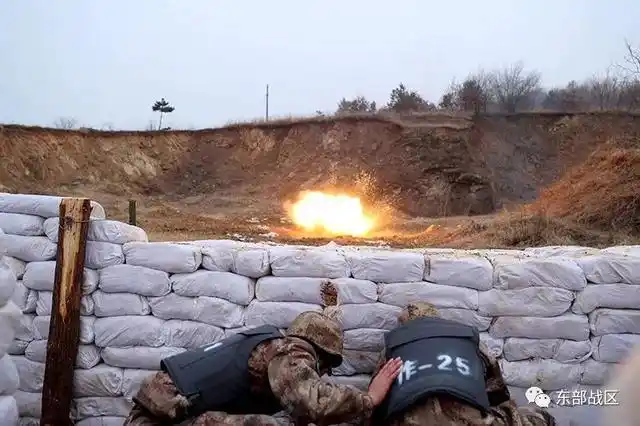 手榴弹实投,不一样的"新年炮竹"