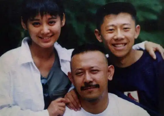 宁静直言嫁给外国丈夫却并不深爱他如今前夫仍执着再嫁我一次