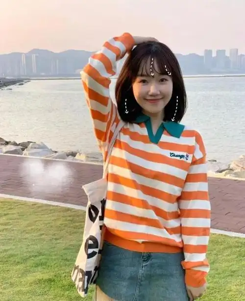 它可以驾驭任何一种发型,偏法式的锁骨短发,适合圆脸,方脸,鹅蛋脸的