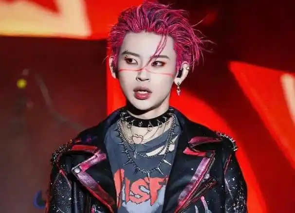 小鬼王琳凯和乐评人梁源争议升级梁源连发多条动态回怼直言小鬼装孙子