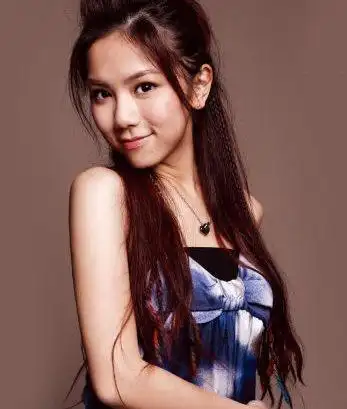 gem(歌手)邓紫棋(gloriatangzhi-kei,1991年8月16日-)原名邓诗颖,别名