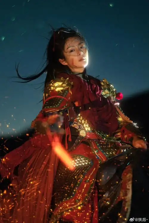 "为傅菁拍摄的一组红衣女将军～出镜@傅菁摄影@扶卮-.展开全文