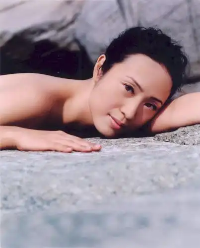 图文:影视红星陈法蓉性感代言-02