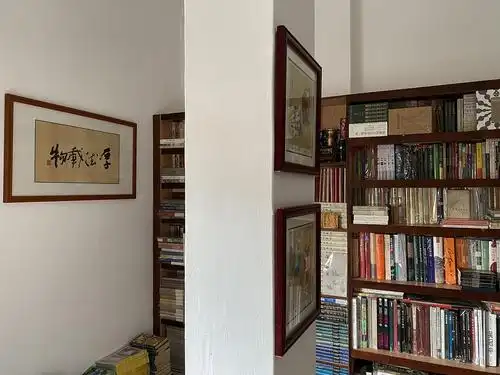 拍几张书房的照片