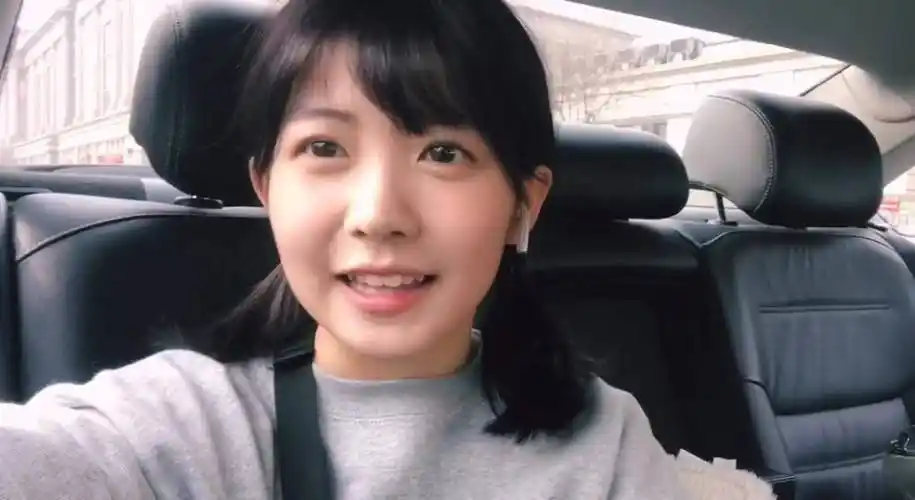 火箭少女放飞自我,赖美云素颜差距大,她还在众人面前直接放屁!