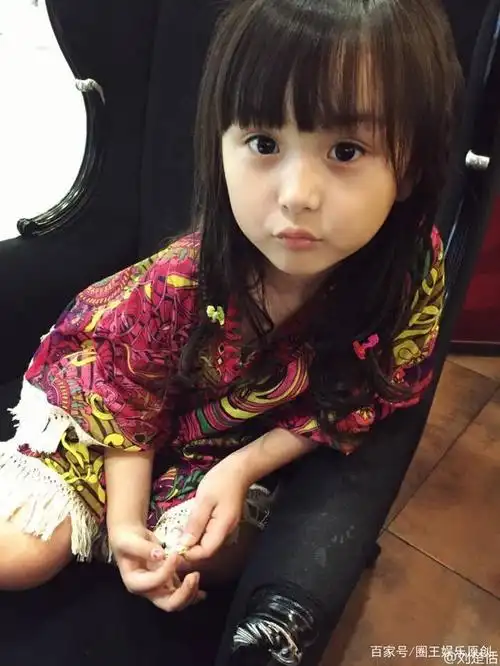 5岁年薪百万的刘楚恬12岁甜美大方整容的钱省了
