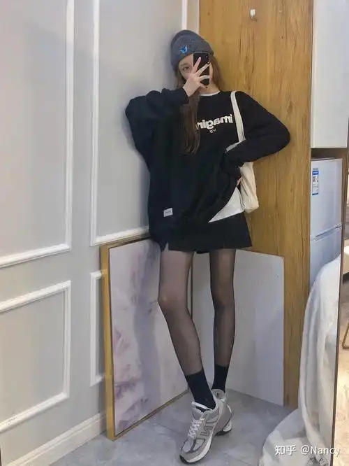 "丝袜 运动鞋"搭配解析