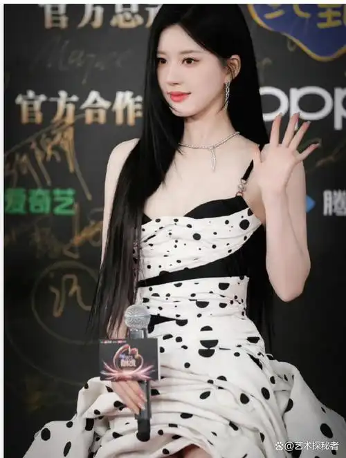 广州这一夜孟佳真敢穿但内娱白幼瘦审美弊端显露出来了