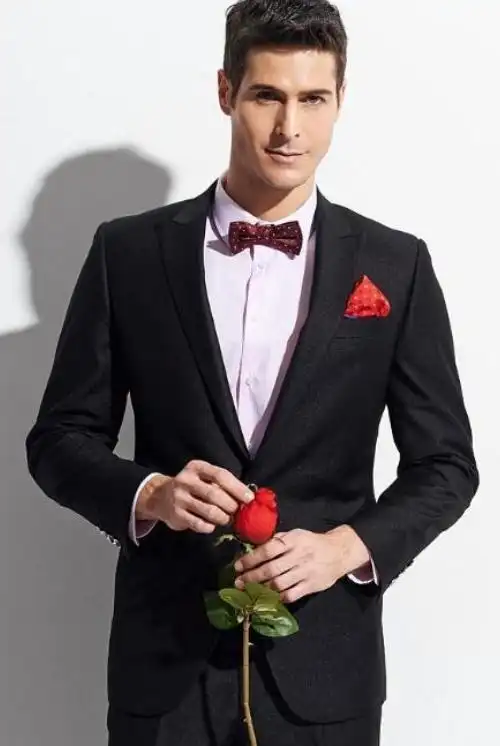 结婚一般穿什么颜色的西装挑选新郎服装的误区有哪些20210608