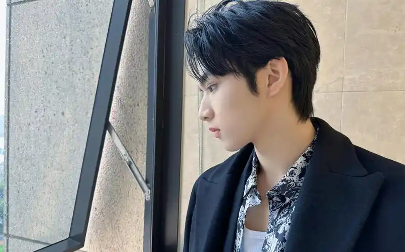 【时代少年团-刘耀文】假装看风景(居然在相册里找到两张存图05!