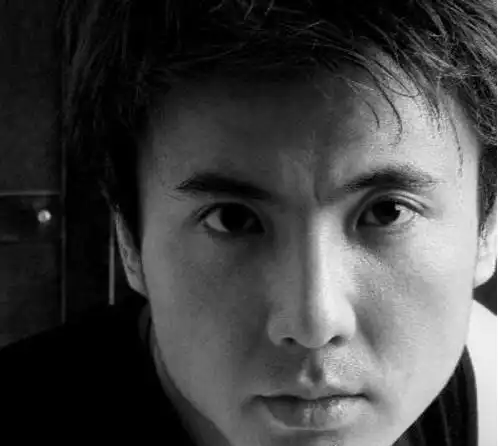 沈腾年轻时帅气照片欣赏20岁的他颜值爆表被岁月摧残