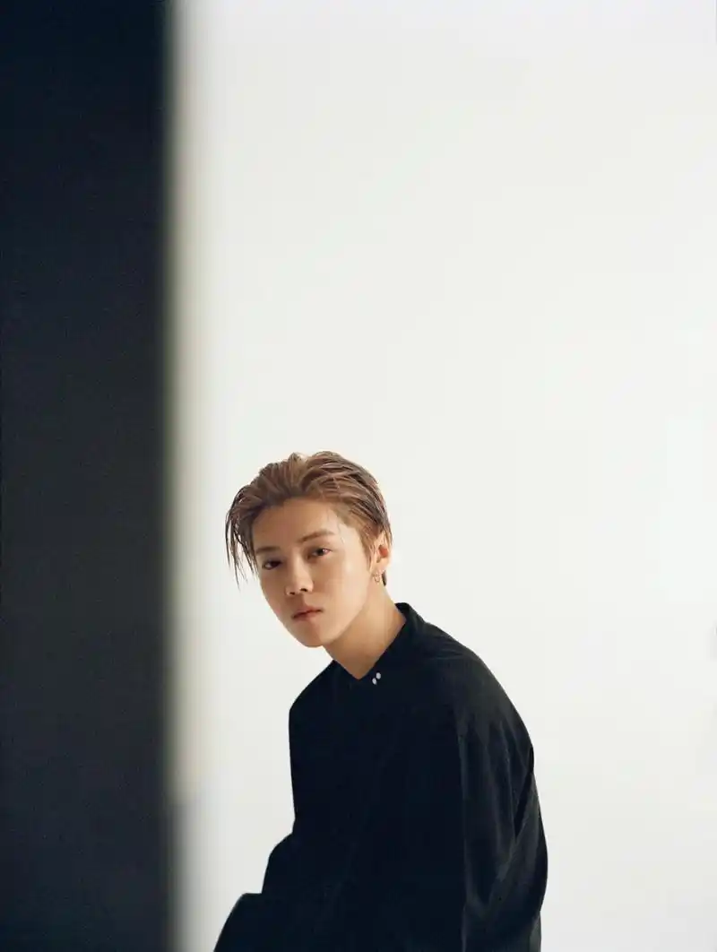 2021年i-d magazine春季刊,鹿晗亮相封面,内娱只有三位艺人上过i-d