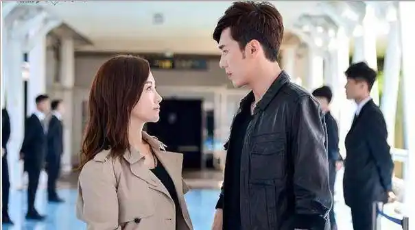 《情定三生》,当时朱一龙还只是痴情男二,但是与女主角杨蓉