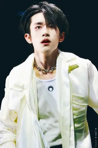 易烊千玺2019玊尔演唱会