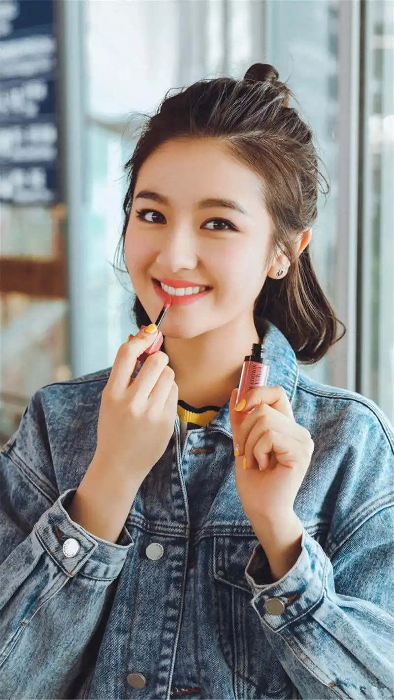 人像摄影:笑容甜美迷人的漂亮女孩