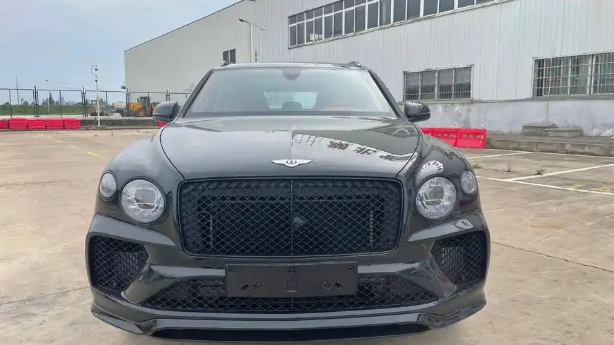 宾利添越欧版现车 展厅添越热销中