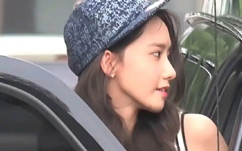 林允儿78街拍神仙侧颜7815【 #林允儿 #少女时代 #气质女神 】