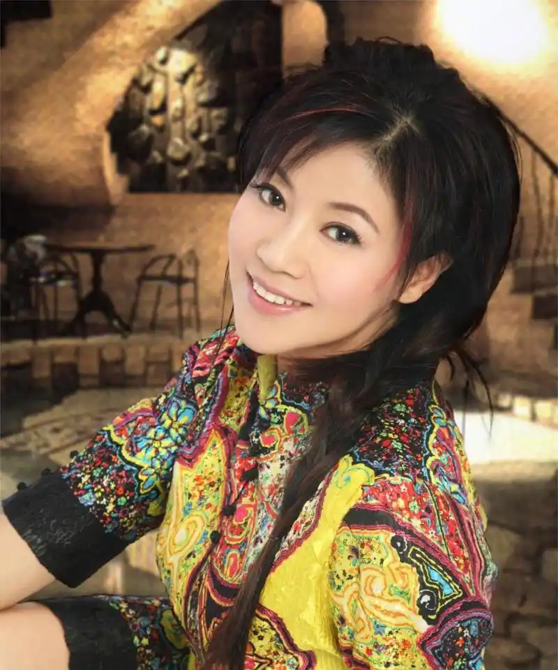 1986年"青歌赛"的三位女歌手苏红,韦唯,毛阿敏在音乐上获得成功,但