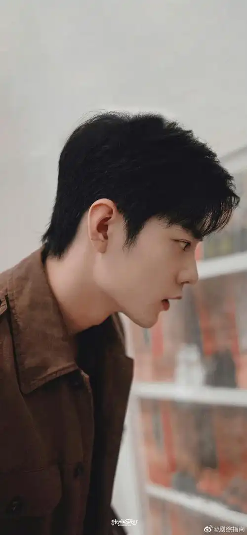 以前的肖战vs最近的肖战##短发的肖战vs长发的肖战