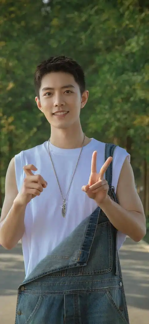 肖战帅气好看的锁屏壁纸男生