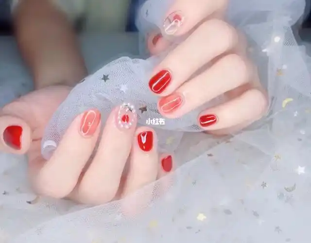 2021年夏季清新美甲_夏天去哪玩_美甲_夏季美甲_夏天美甲_美妆_美甲