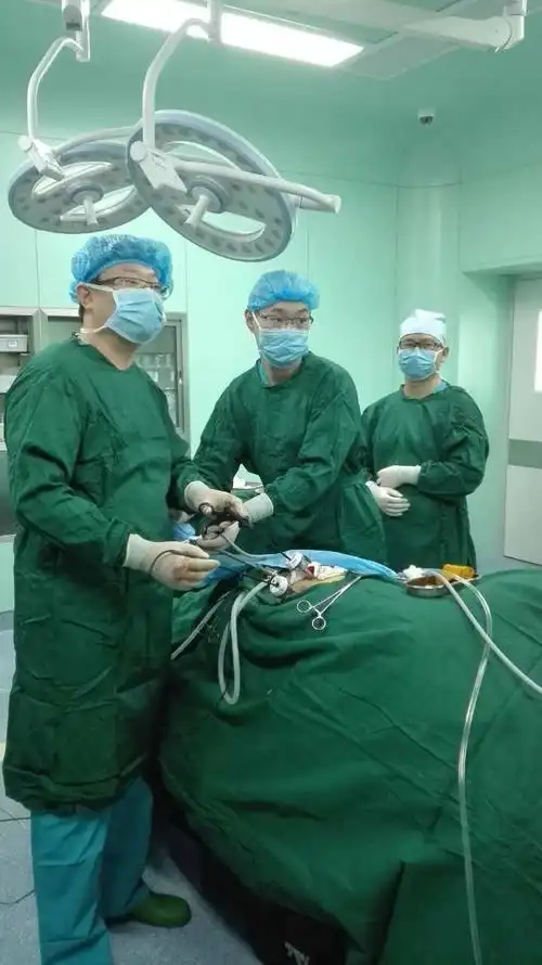 新区的泌尿科开台手术